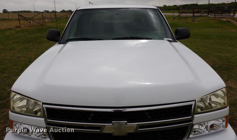 image for item KR9793 2006 Chevrolet Silverado 1500  Crew Cab pickup truck