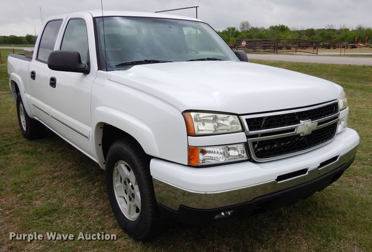image for item KR9793 2006 Chevrolet Silverado 1500  Crew Cab pickup truck