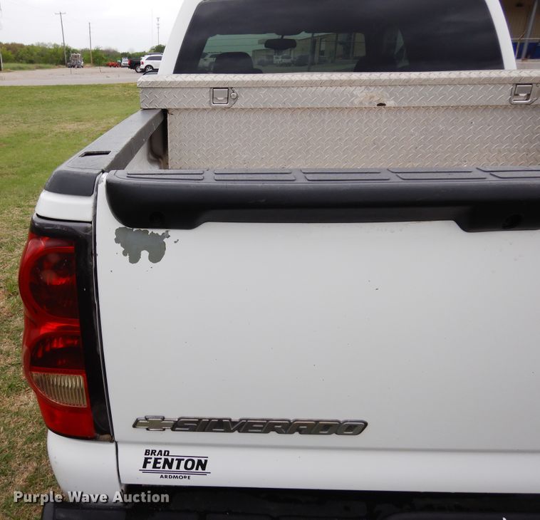 image for item KR9793 2006 Chevrolet Silverado 1500  Crew Cab pickup truck