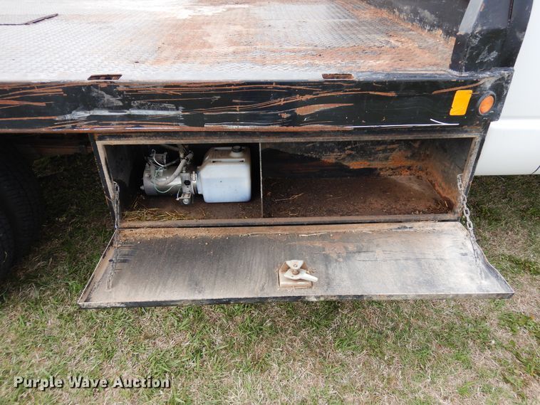 image for item KR9796 2007 Dodge Ram 3500HD  bale bed pickup truck