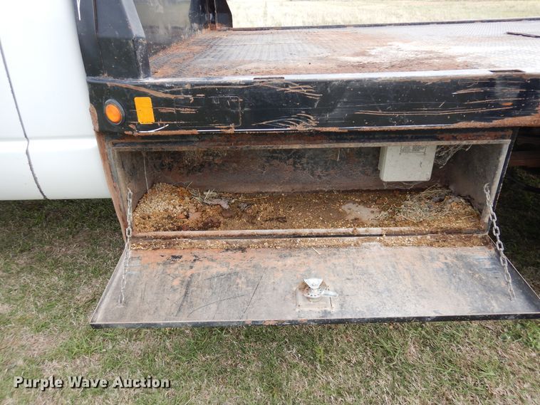 image for item KR9796 2007 Dodge Ram 3500HD  bale bed pickup truck