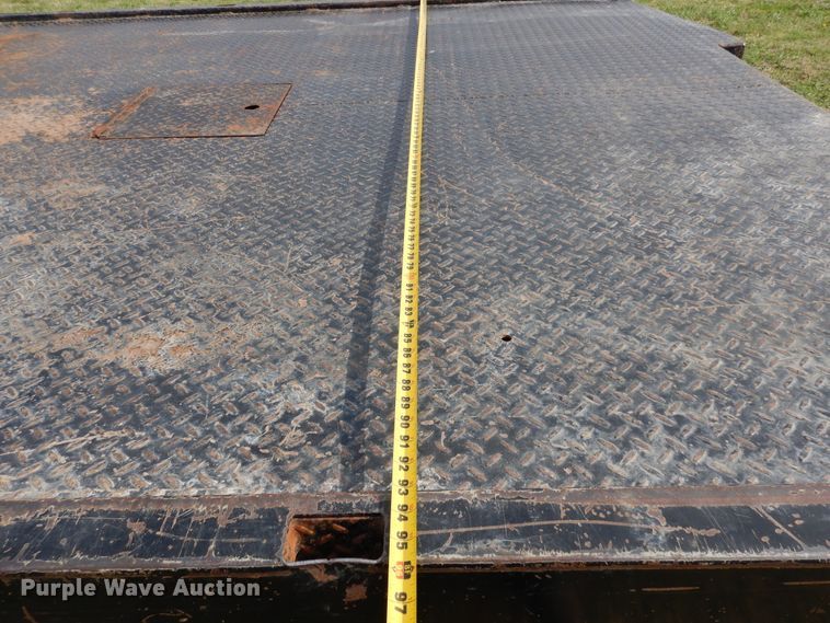 image for item KR9796 2007 Dodge Ram 3500HD  bale bed pickup truck