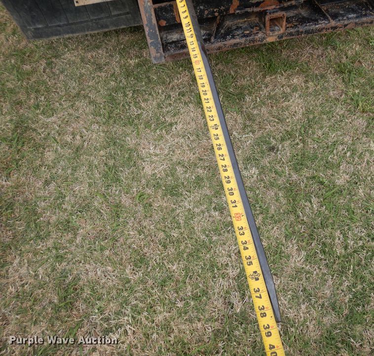 image for item KR9796 2007 Dodge Ram 3500HD  bale bed pickup truck