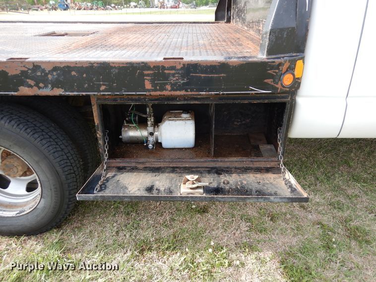 image for item KR9797 2007 Dodge Ram 3500HD  bale bed pickup truck