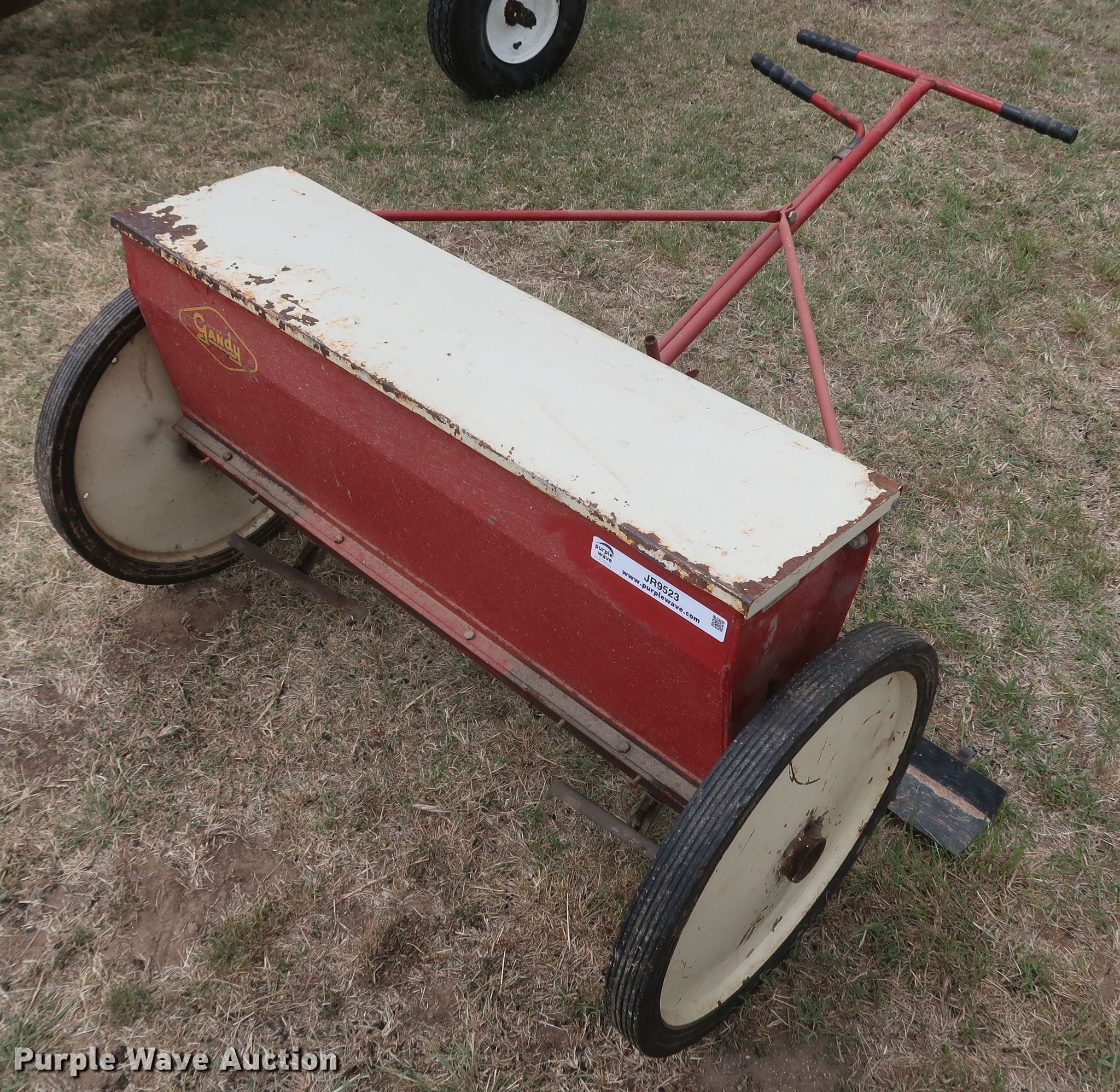 Gandy 300 drop spreader in Ardmore, OK Item JR9523 sold Purple Wave