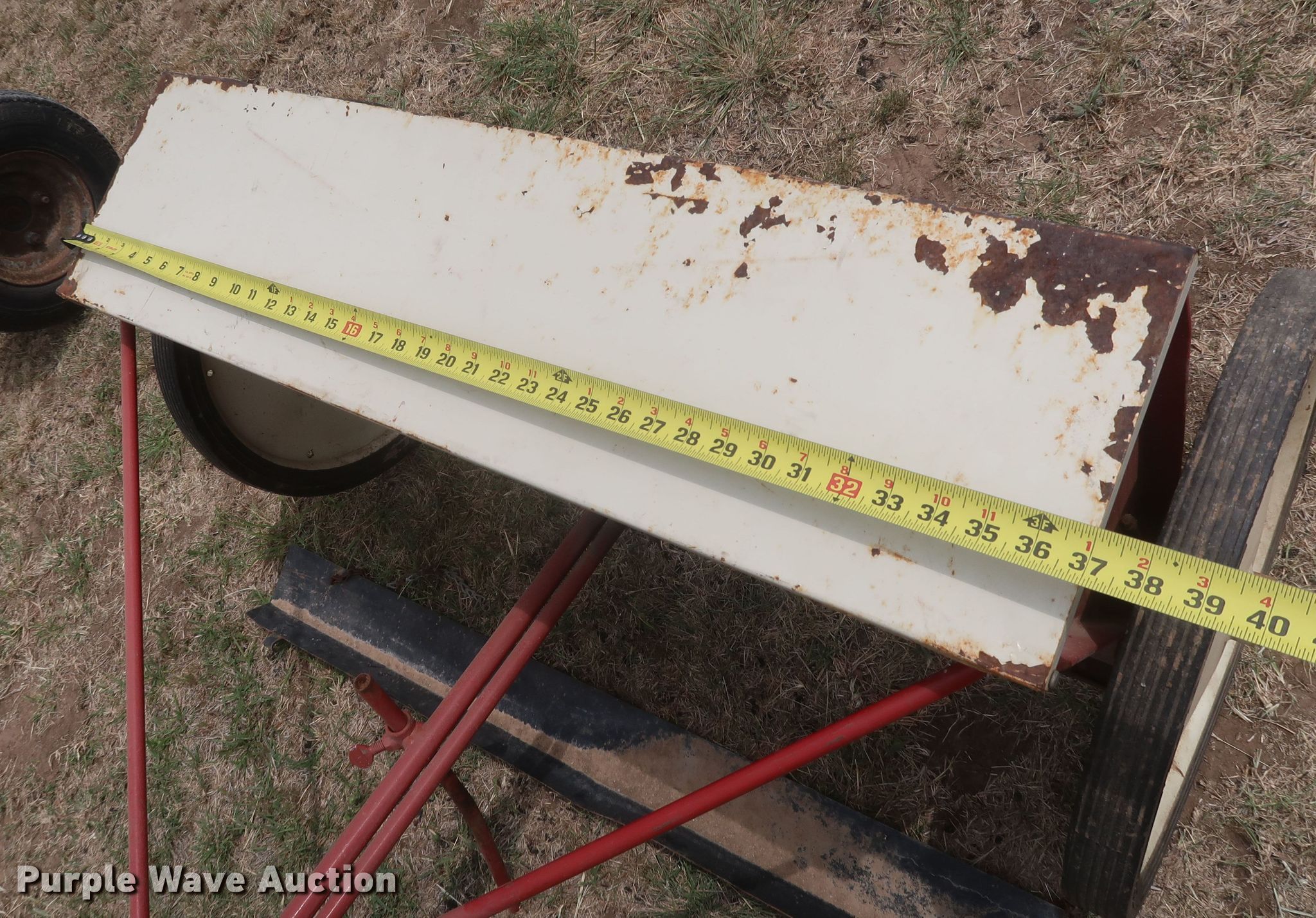 Gandy 300 drop spreader in Ardmore, OK Item JR9523 sold Purple Wave