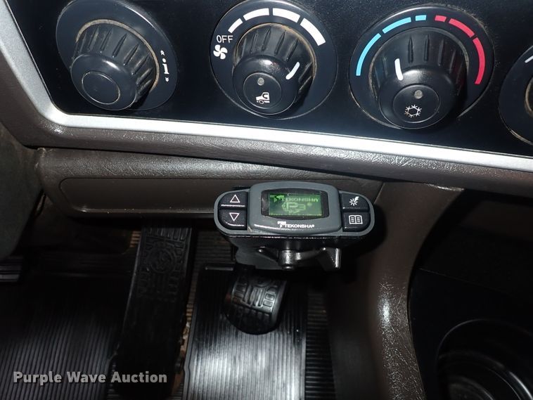 image for item DI1835 2012 Kenworth T800  semi truck