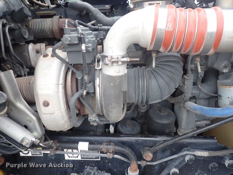 image for item DI1835 2012 Kenworth T800  semi truck