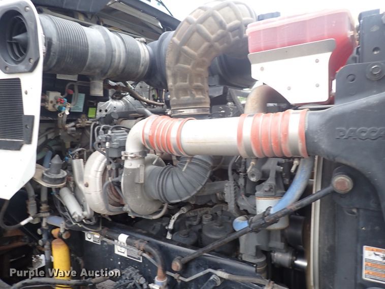 image for item DI1835 2012 Kenworth T800  semi truck