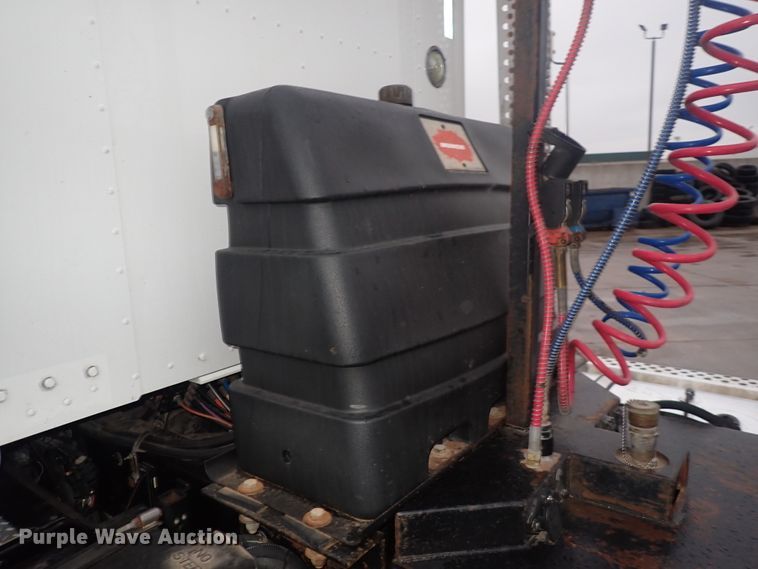 image for item DI1835 2012 Kenworth T800  semi truck