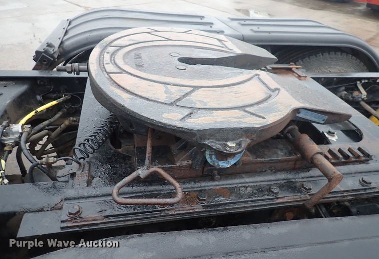 image for item DI1835 2012 Kenworth T800  semi truck