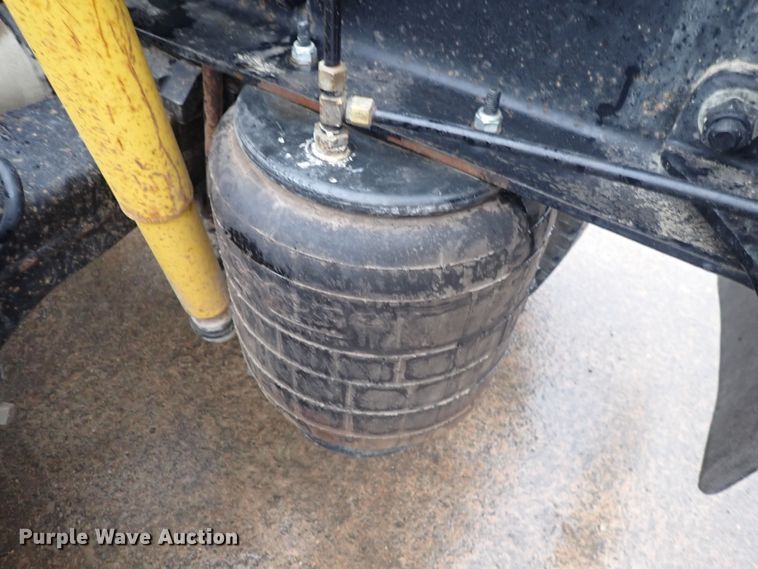 image for item DI1835 2012 Kenworth T800  semi truck