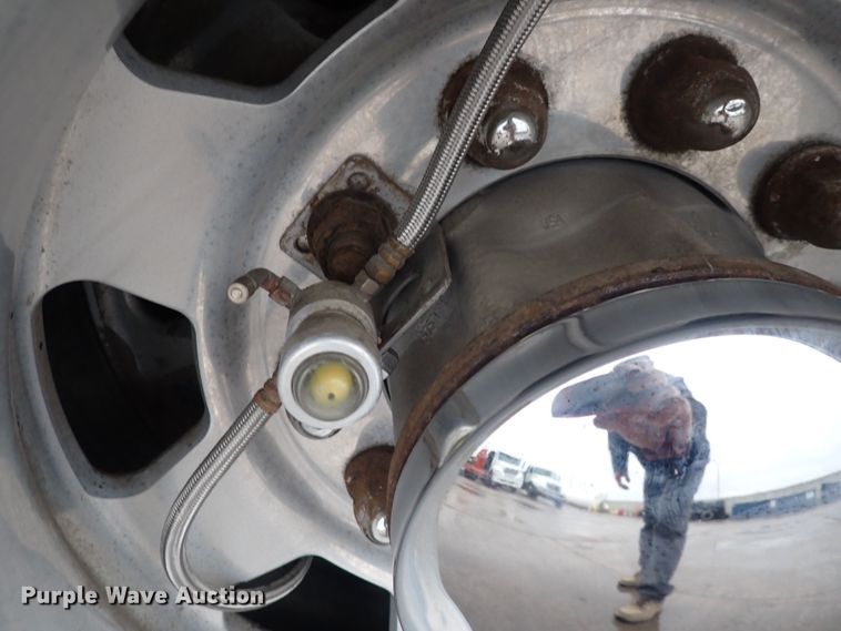 image for item DI1835 2012 Kenworth T800  semi truck