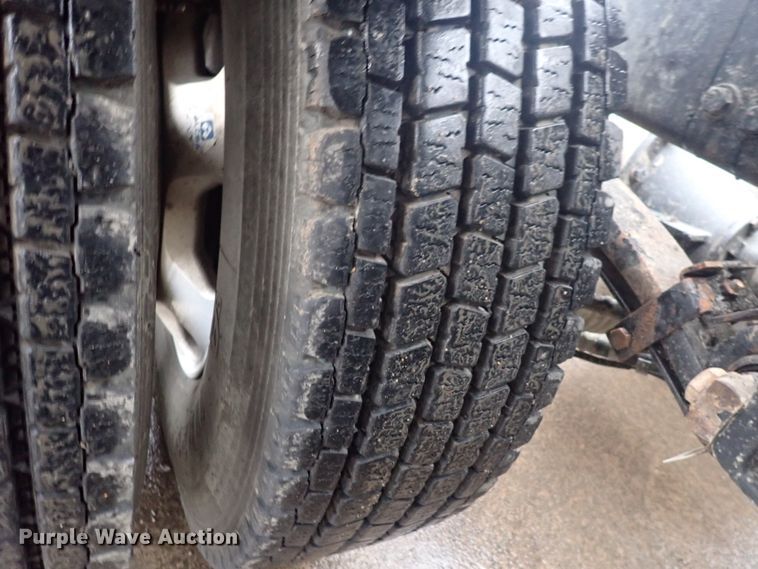 image for item DI1835 2012 Kenworth T800  semi truck