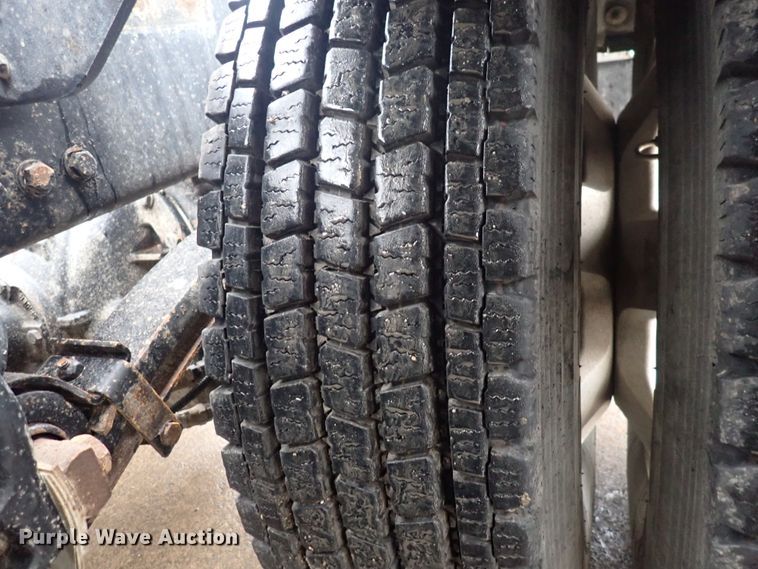 image for item DI1835 2012 Kenworth T800  semi truck