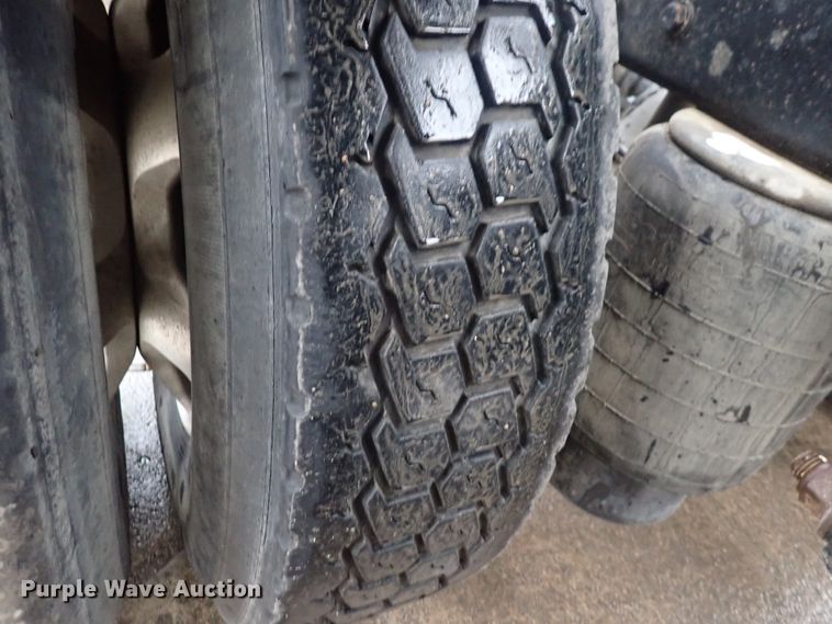 image for item DI1835 2012 Kenworth T800  semi truck