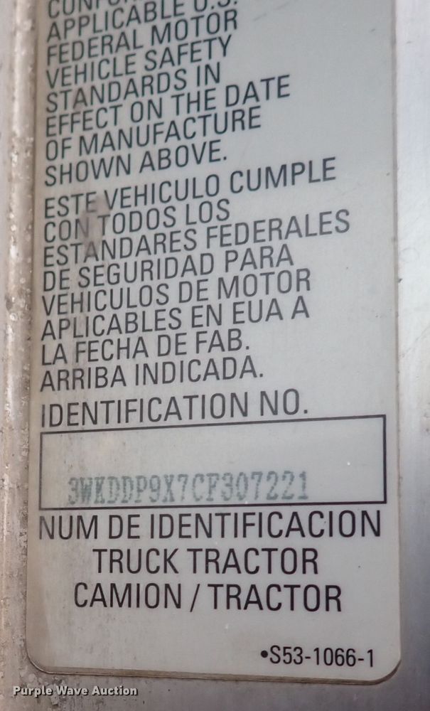 image for item DI1835 2012 Kenworth T800  semi truck