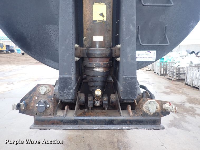 image for item DI1837 2002 Ranco  end dump trailer