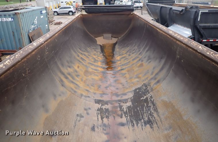 image for item DI1837 2002 Ranco  end dump trailer