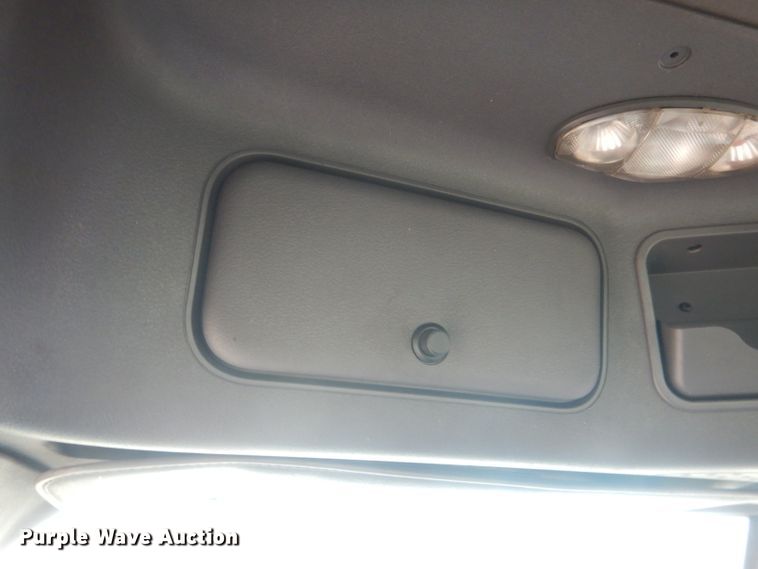 image for item DJ1253 2010 Freightliner Cascadia 113  semi truck