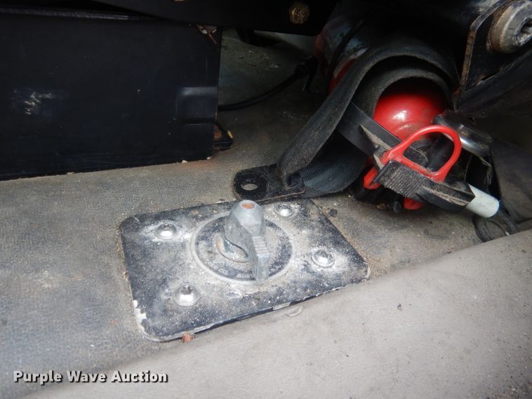 image for item DJ1253 2010 Freightliner Cascadia 113  semi truck