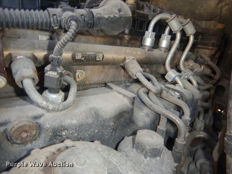 image for item DJ1253 2010 Freightliner Cascadia 113  semi truck