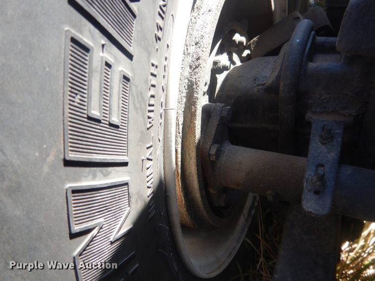 image for item DJ1253 2010 Freightliner Cascadia 113  semi truck