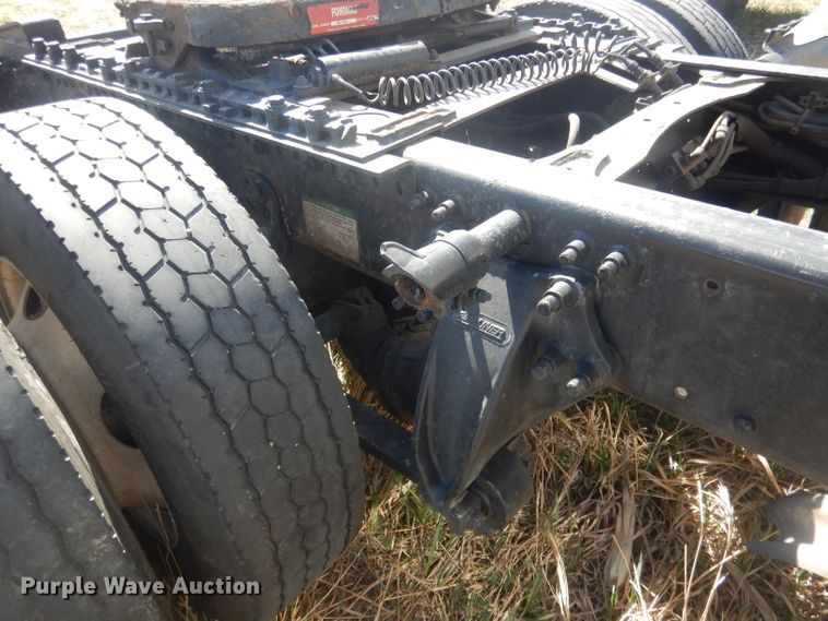 image for item DJ1253 2010 Freightliner Cascadia 113  semi truck