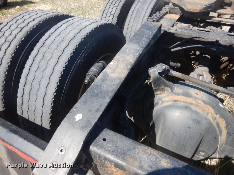 image for item DJ1253 2010 Freightliner Cascadia 113  semi truck