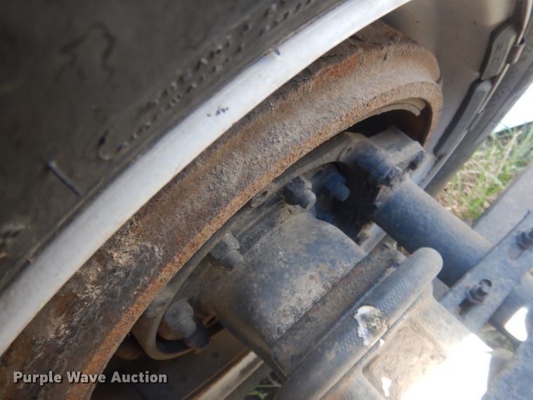 image for item DJ1253 2010 Freightliner Cascadia 113  semi truck