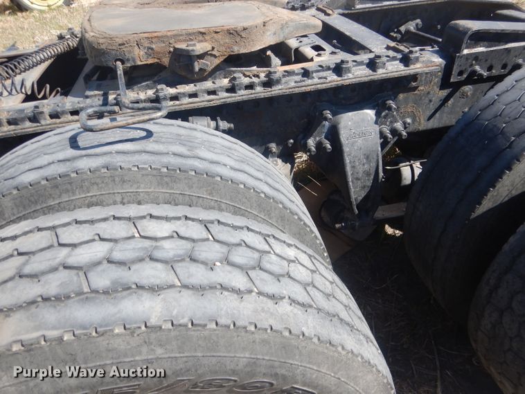 image for item DJ1253 2010 Freightliner Cascadia 113  semi truck