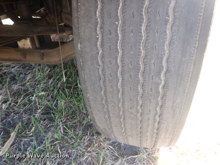 image for item DJ1253 2010 Freightliner Cascadia 113  semi truck