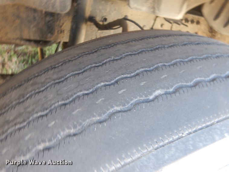 image for item DJ1253 2010 Freightliner Cascadia 113  semi truck