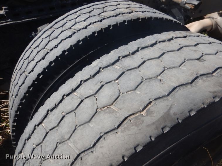 image for item DJ1253 2010 Freightliner Cascadia 113  semi truck