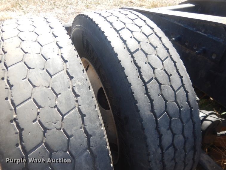 image for item DJ1253 2010 Freightliner Cascadia 113  semi truck