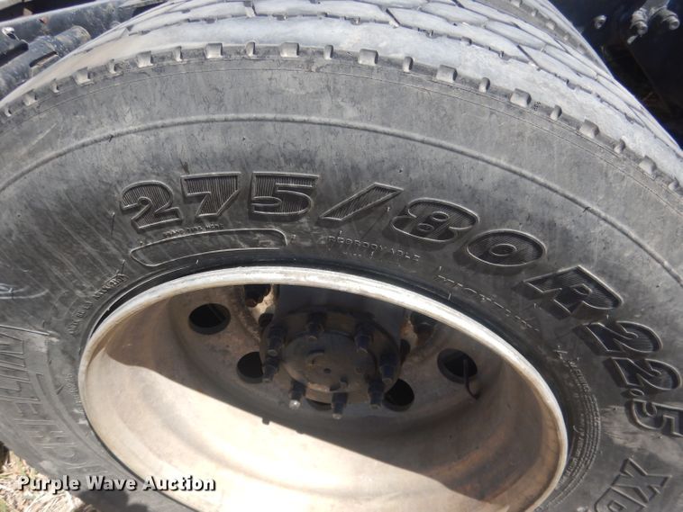 image for item DJ1253 2010 Freightliner Cascadia 113  semi truck