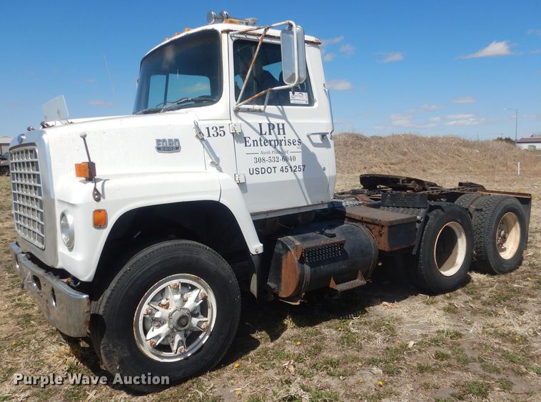 image for item DJ1257 1986 Ford LN9000  semi truck