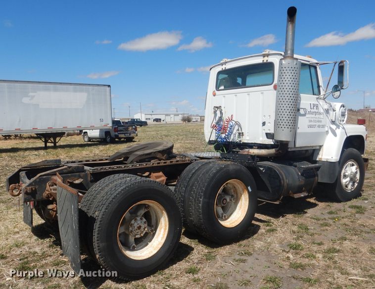 image for item DJ1257 1986 Ford LN9000  semi truck
