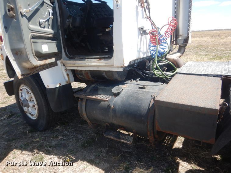 image for item DJ1257 1986 Ford LN9000  semi truck