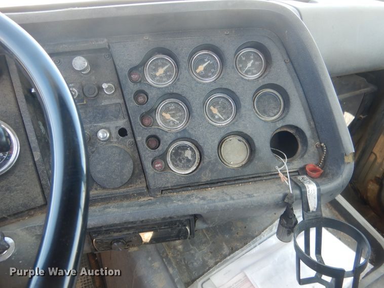 image for item DJ1257 1986 Ford LN9000  semi truck