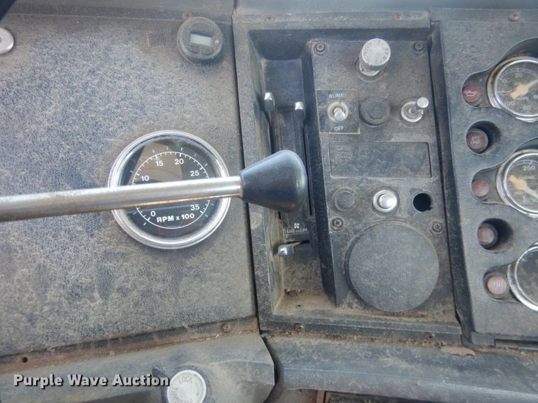 image for item DJ1257 1986 Ford LN9000  semi truck