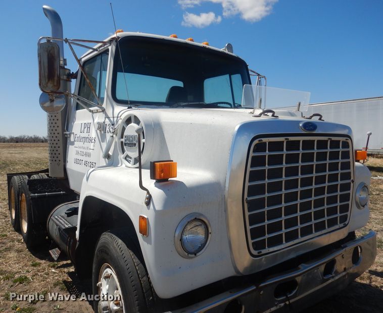 image for item DJ1257 1986 Ford LN9000  semi truck