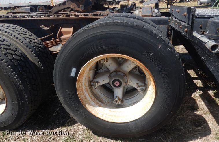 image for item DJ1257 1986 Ford LN9000  semi truck