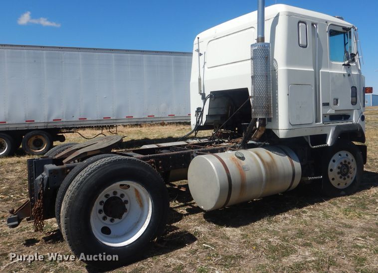 image for item DJ1258 1987 Mack MH613  semi truck