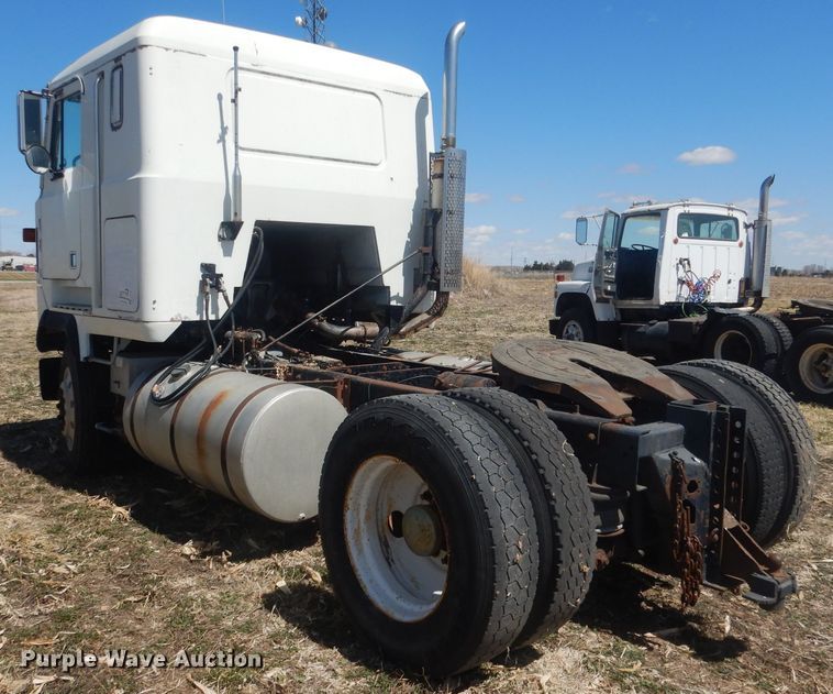 image for item DJ1258 1987 Mack MH613  semi truck