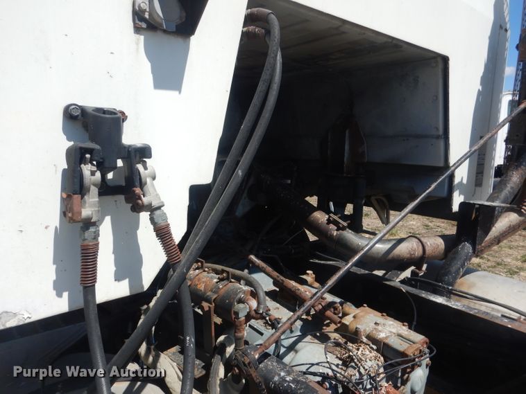 image for item DJ1258 1987 Mack MH613  semi truck