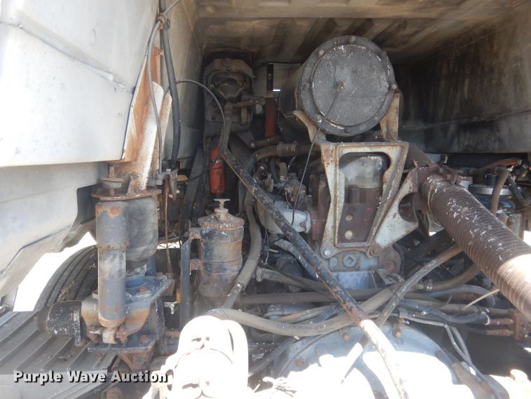 image for item DJ1258 1987 Mack MH613  semi truck