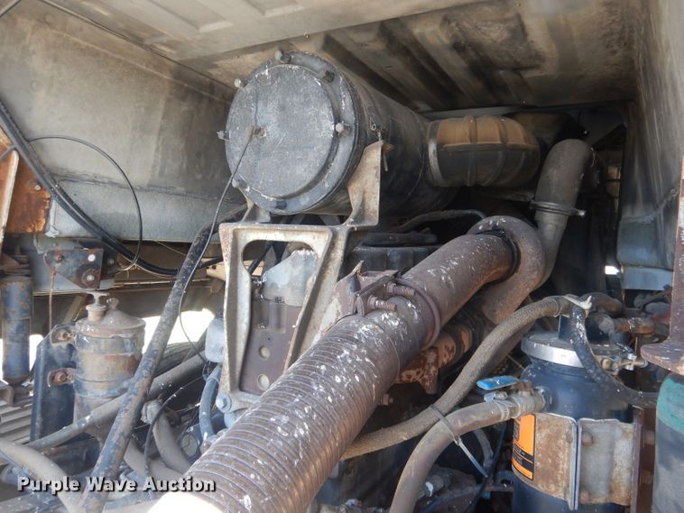 image for item DJ1258 1987 Mack MH613  semi truck