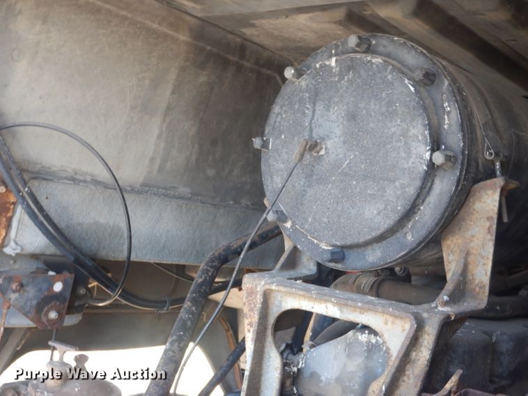 image for item DJ1258 1987 Mack MH613  semi truck