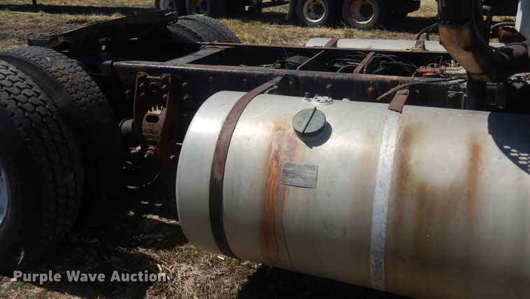 image for item DJ1258 1987 Mack MH613  semi truck